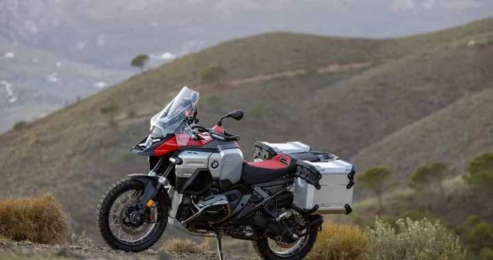 Boxer Week 2025: BMW Motorrad svela la nuova gamma R 1300 nelle concessionarie