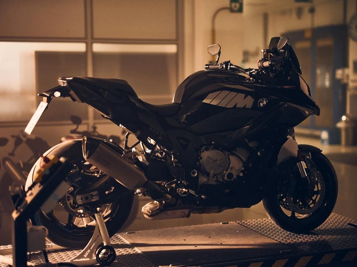 BMW M 1000 XR prototipo