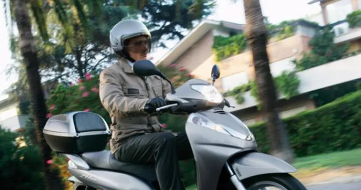 Mercato, classifiche Top 100 di Settembre. Confermata le leadership di BMW R 1200 GS e Honda SH300i