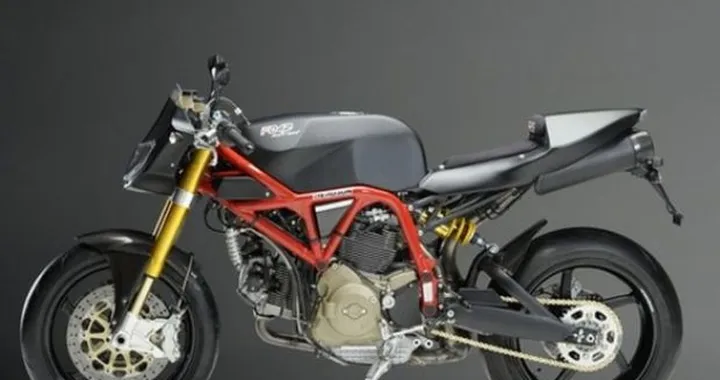 Pierobon F042 HStreet: come ti stravolgo una vecchia Ducati a due valvole