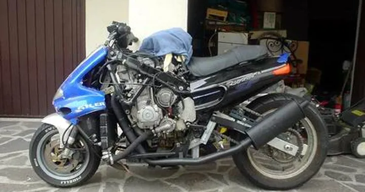 Foto del giorno: Runner leggermente modificato, giuto un 1000cc!