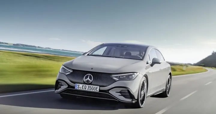 Nuova Mercedes EQE: prezzi e allestimenti
