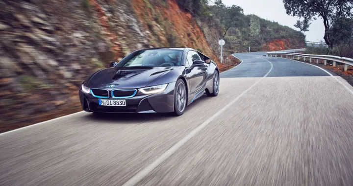 BMW i8: la supercar ibrida in video