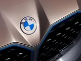 BMW rilancia il range extender, iX5 REx con autonomia da 1.000 km