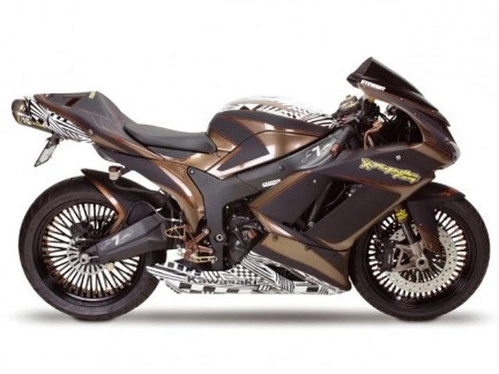 La Kawasaki ZX-6R di James 