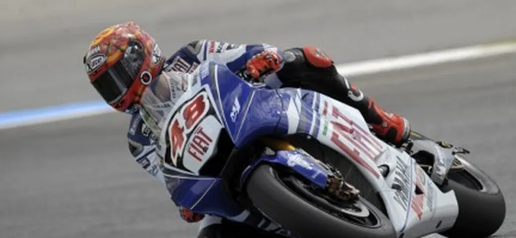Estoril: per Jorge Lorenzo pole e record della pista