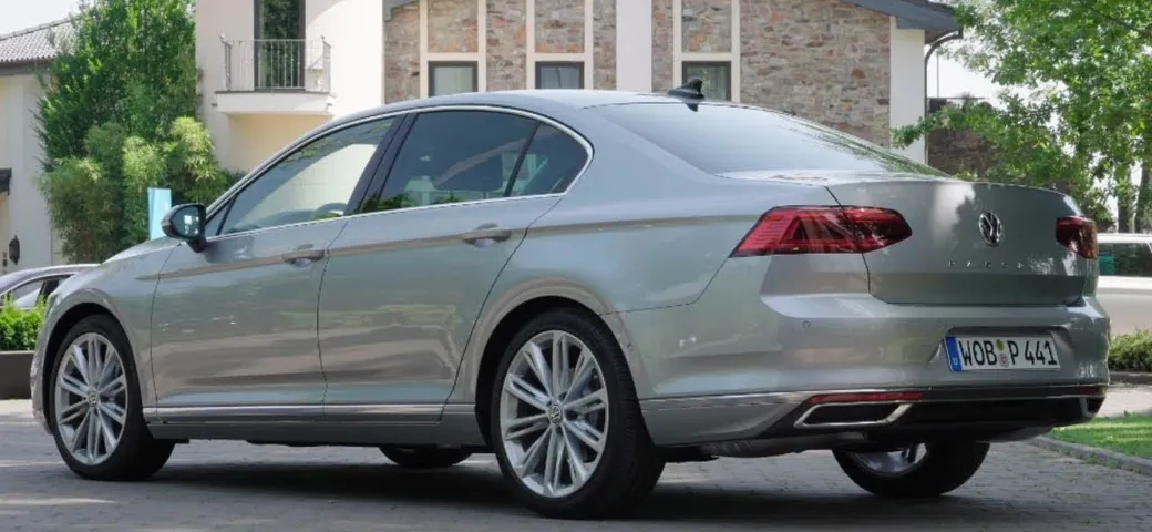 Volkswagen Passat: addio alla berlina nel 2023