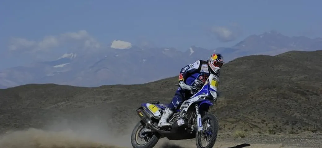 Cyril Despres si lancia sulle quattro ruote con Peugeot nella Dakar, ma non molla Yamaha