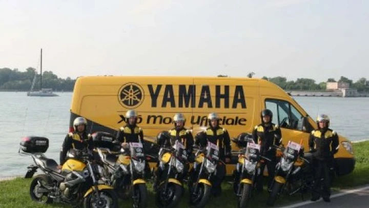 Yamaha XJ6 sulle strade del Giro