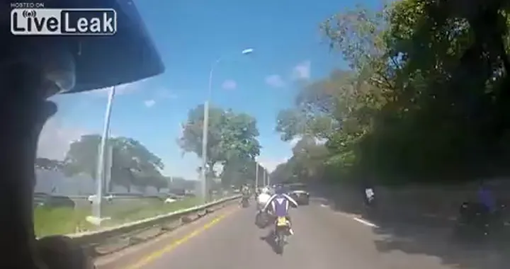 Gang di motociclisti litiga con autista SUV