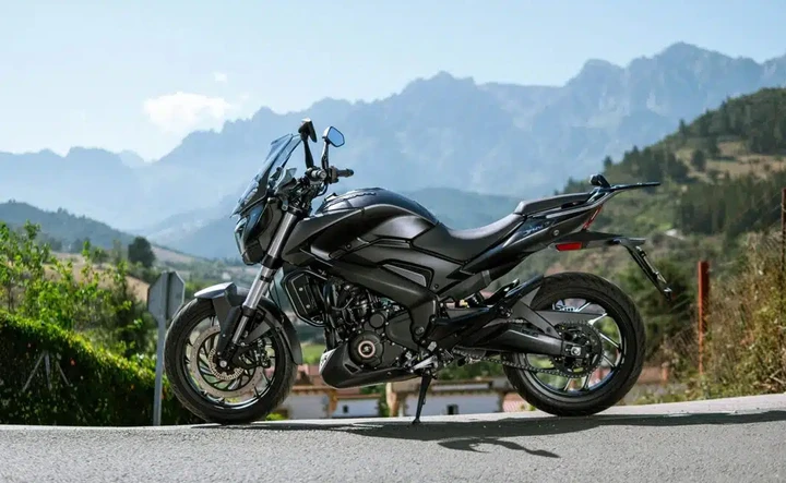 Bajaj Dominar 400: la moto perfetta per viaggiare a Pasqua