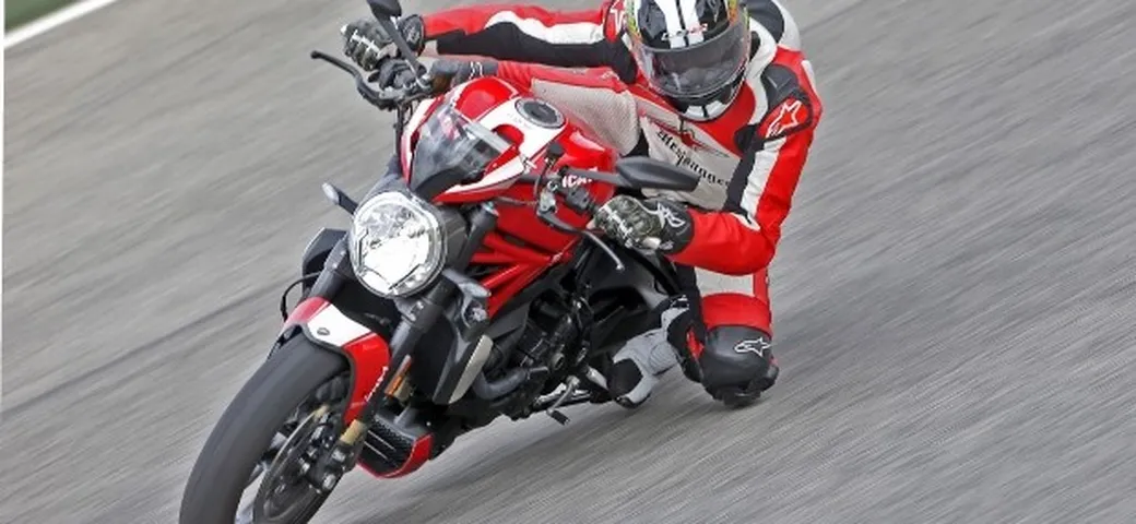 Ducati Monster 1200 R: il nostro test sul circuito di Ronda