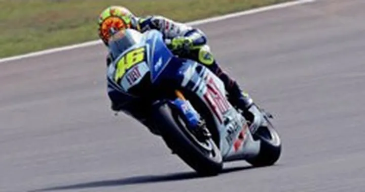 Brno: Stoner a terra lascia a Rossi gara e titolo iridato