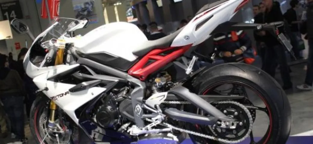 Triumph Daytona 675 e 675R 2013 - Salone EICMA di Milano