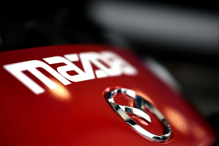 Mazda e Toyota