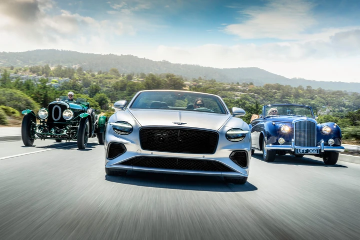 Bentley vecchie e nuove in luce alla Monterey Car Week
