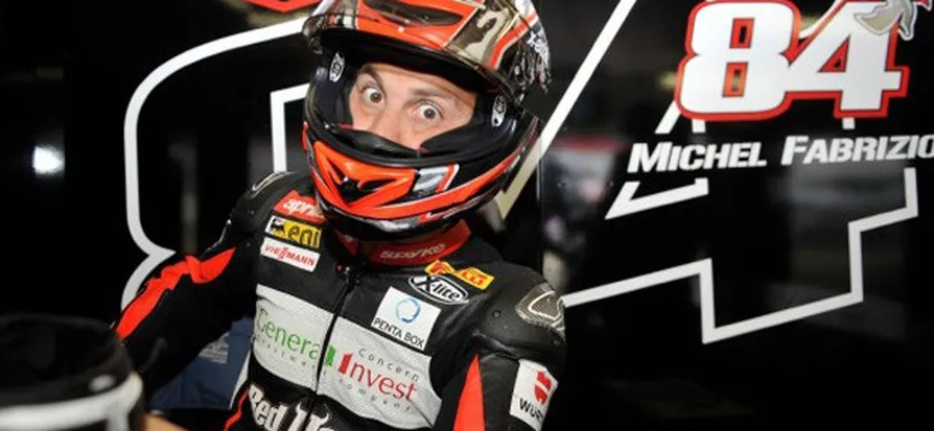 Superbike: Aprilia Red Devils fa (ri)provare l'RSV4 a Michel Fabrizio