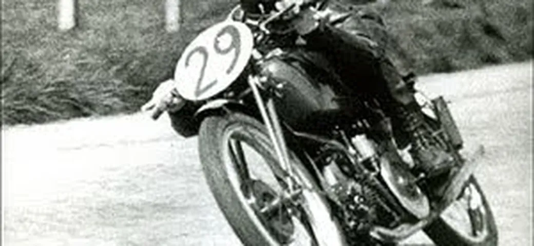 La “duemmezzo”, dai primordi alla Moto3: la Guzzi “mono” per 30 anni sugli scudi. Enzo Ferrari … l’avversario