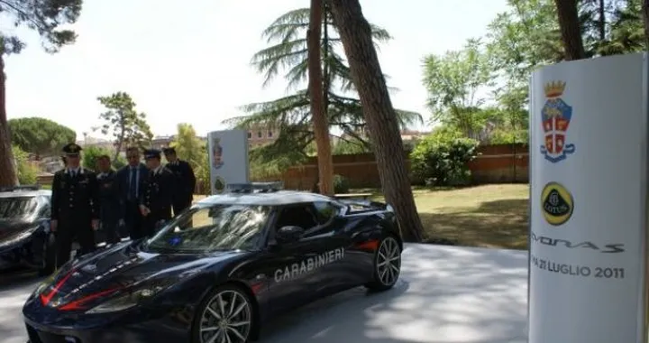 Lotus: consegnate due Evora S all'Arma dei Carabinieri