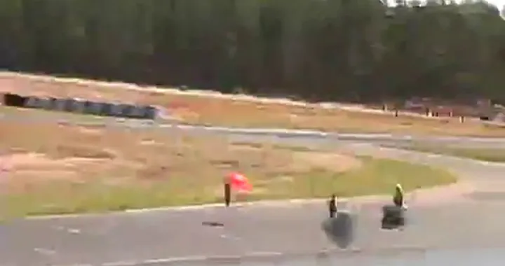 Yamaha R1 vs Ferrari F430 Scuderia