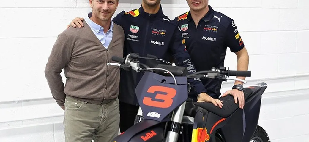 Red Bull regala a Daniel Ricciardo una KTM 350 SX-F