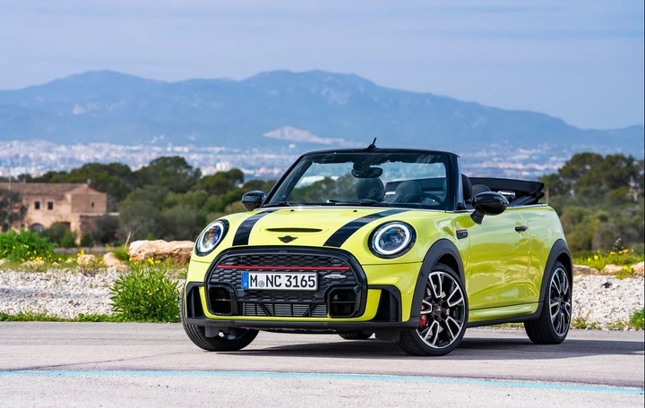 Mini John Cooper Works 2021: novità per le versioni 3 porte e Cabrio