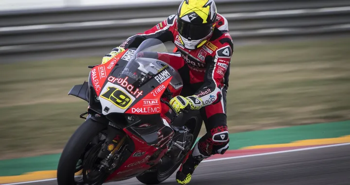 Superbike: arriva la penalizzazione per Ducati. Il V4 perde 250 giri!