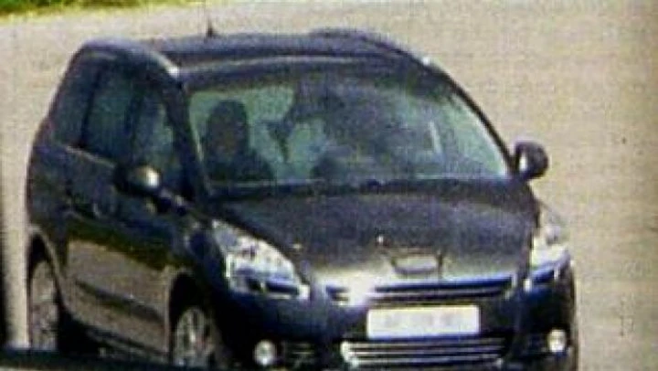 Peugeot 3009: foto spia della nuova monovolume francese