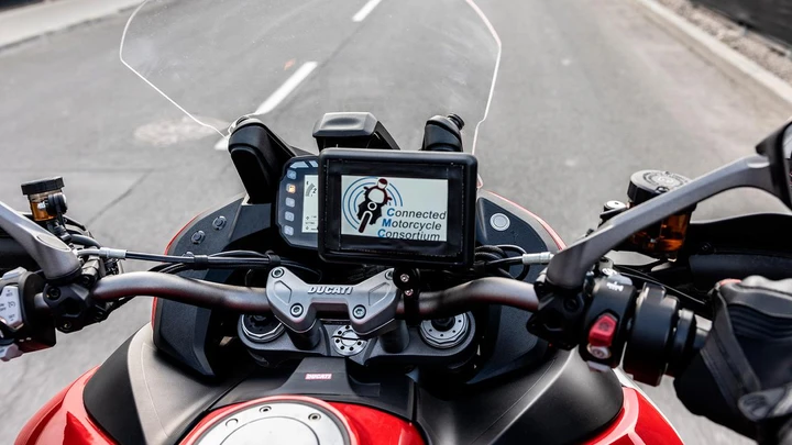 Ducati sistemi di comunicazione veicolo a veicolo