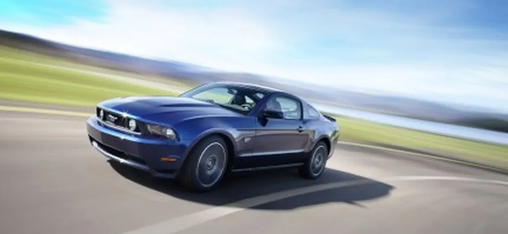 Ford Mustang restyling: immagini ufficiali