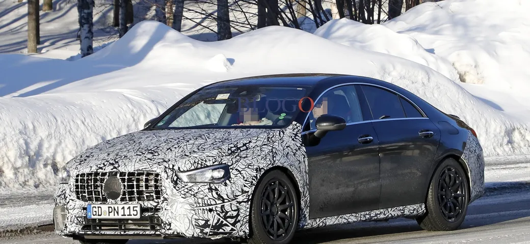 Mercedes CLA 45 AMG: foto spia su strada