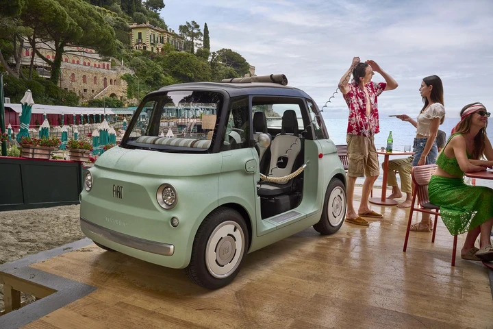 Nuova Fiat Topolino rivoluziona la mobilità urbana elettrica [FOTO]