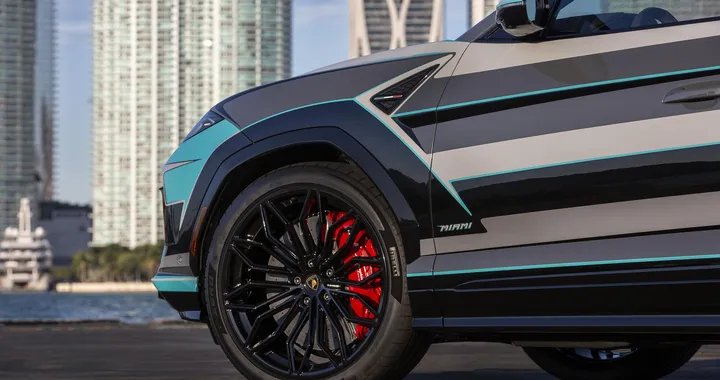 Lamborghini, la futura Urus Performante sarà ibrida plug-in