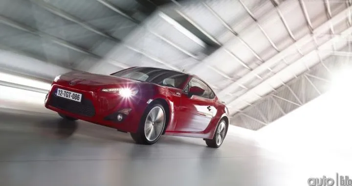 Toyota GT 86: la versione ad alte prestazioni sarà ibrida? A marzo la cabrio