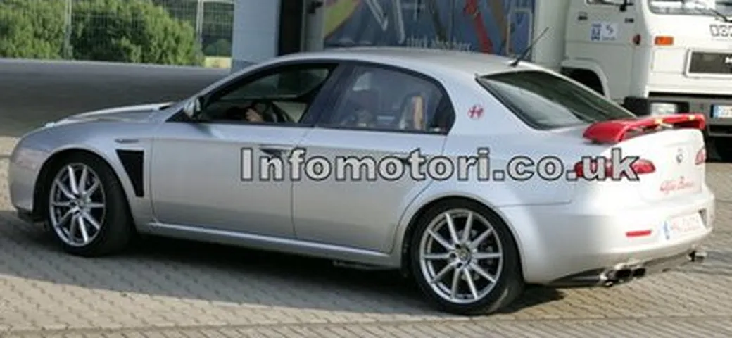 Avvistamento della Alfa Romeo 159 GTA