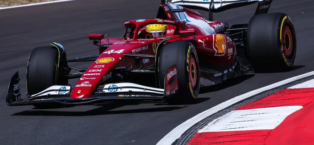 Lewis Hamilton mette la Ferrari in pole position nella Sprint Race del GP di Cina