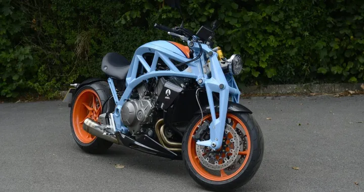 Ariel Ace Gulf “The Last One”: la moto artigianale inglese dal valore storico