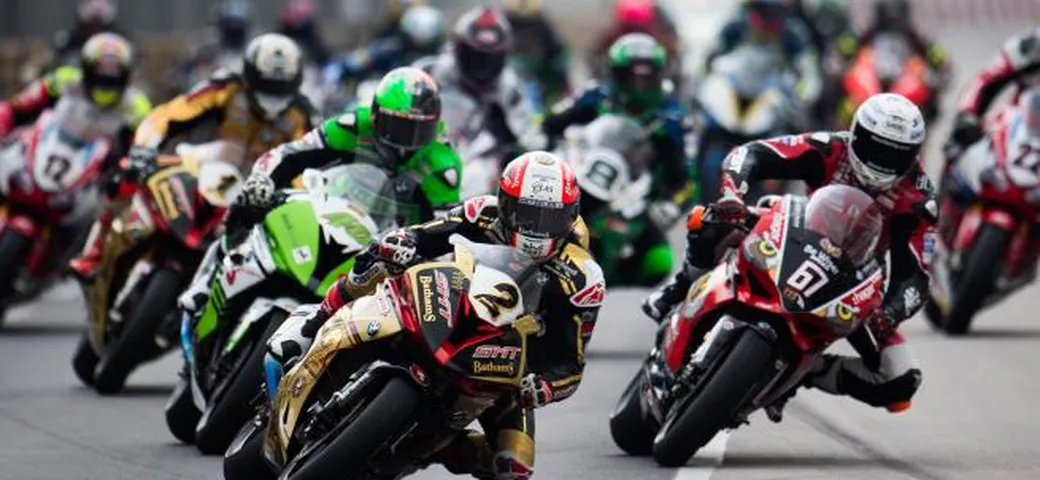 Peter Hickman ha vinto il Macau Gran Prix 2016. Dominio di BMW.
