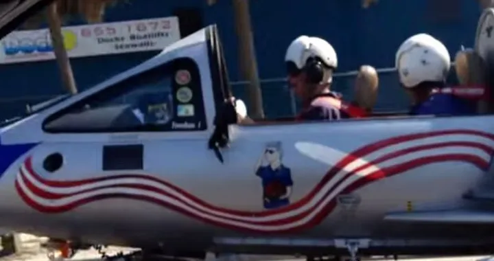 Come si supera un Jet in autostrada [Video]