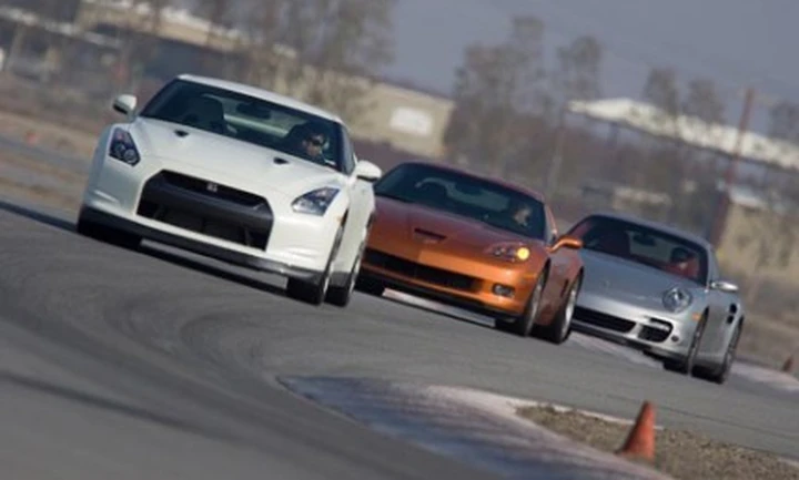Scontro fra giganti: Porsche 911 Turbo, Corvette Z06 e Nissan GT-R