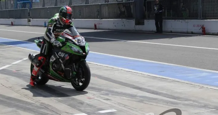 SBK Monza, ancora Sykes (Kawasaki): e tre! Due Aprilia in prima fila. Buio Ducati