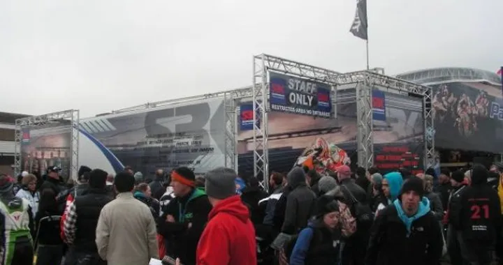 Paddock Live Donington Park: tra nuovi pneumatici qualche scaramuccia