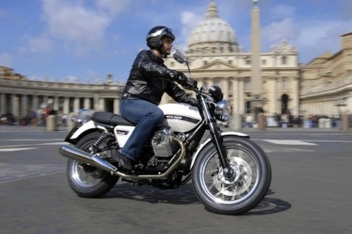 Presentazione Moto Guzzi V7 Classic