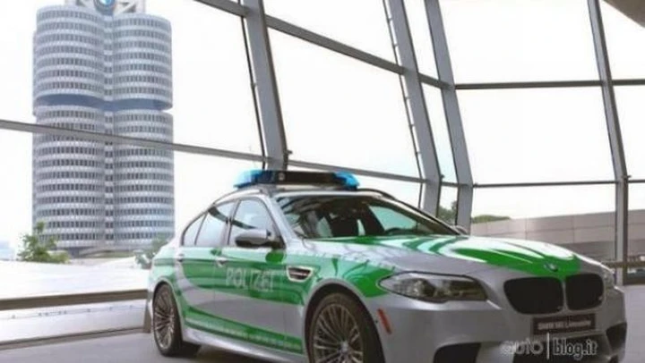 BMW: la M5 con la divisa della polizia