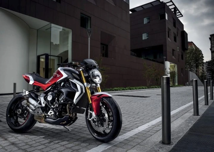MV Agusta Brutale 800 RR 2015: foto, dettagli e scheda tecnica