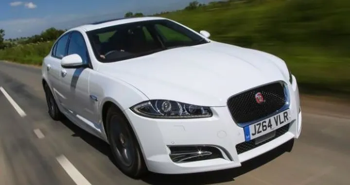 Per la Jaguar XF arriva la nuova versione R-Sport Black