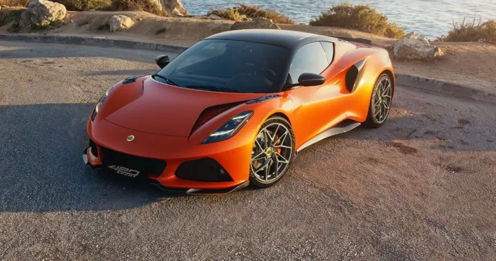 Lotus Emira 420 Sport, la più estrema di sempre arriva in Italia