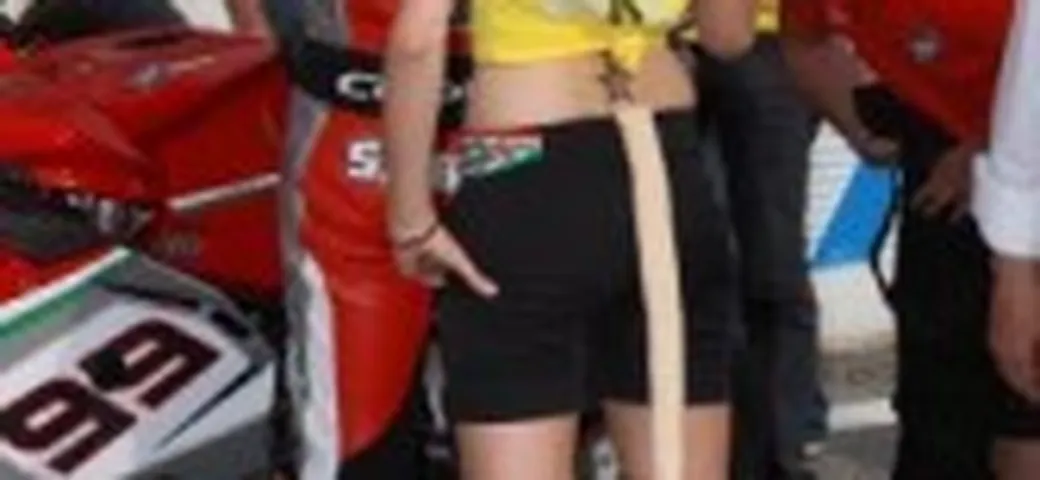Foto del giorno: donne con la coda...