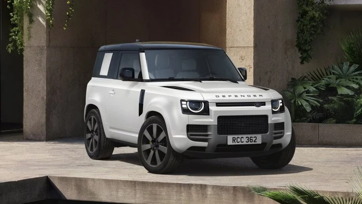 Land Rover Defender, arriva la nuova Vertex con IA generativa e motori aggiornati
