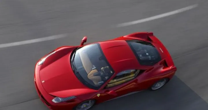 Caos superbollo: Casero smentisce la tassa, Berlusconi parla di una "piccola aggiunta"